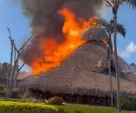 COE mantiene operativo de respuesta por incendio en hotel de Bayahíbe; casi 1,700 huéspedes fueron evacuados