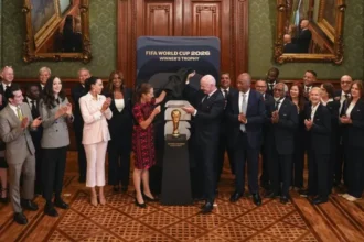 Sheinbaum da “cordial bienvenida” a Infantino en el Palacio Nacional antes de la inauguración