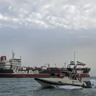 El Ejército iraní anuncia que cierra el estrecho de Ormuz “por completo”