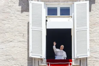 El papa agradece a España su acogida "con gran entusiasmo y devoción" durante su viaje