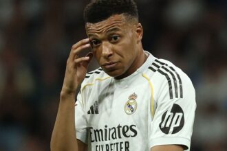 Mbappé impulsa a Francia a octavos y mantiene viva su carrera goleadora con Messi