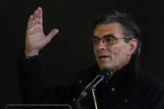 El presidente de Bolivia dice que el diálogo levanta los bloqueos en algunas zonas, pero en otras aumentan