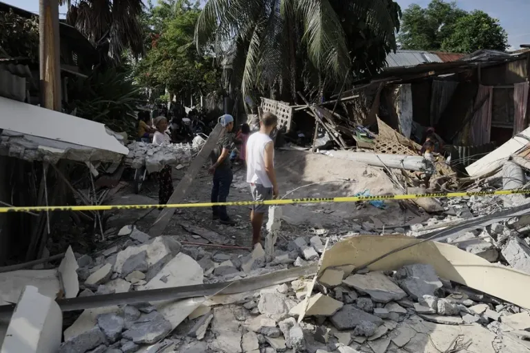 Filipinas eleva a 45 los muertos y a 17 los desaparecidos por el terremoto en Mindanao