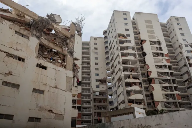 Delcy Rodríguez promete nuevas viviendas antes de que finalice el año tras el doble terremoto
