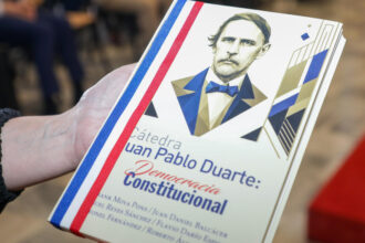 Abinader llama a honrar el legado de Duarte con compromiso ciudadano