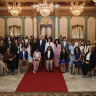 Presidente Abinader recibe a estudiantes de origen dominicano destacados en el extranjero