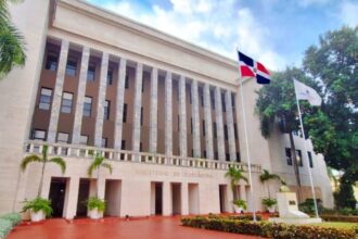 Ministerio de Educación firma alianza para promover hábitos saludables en las escuelas