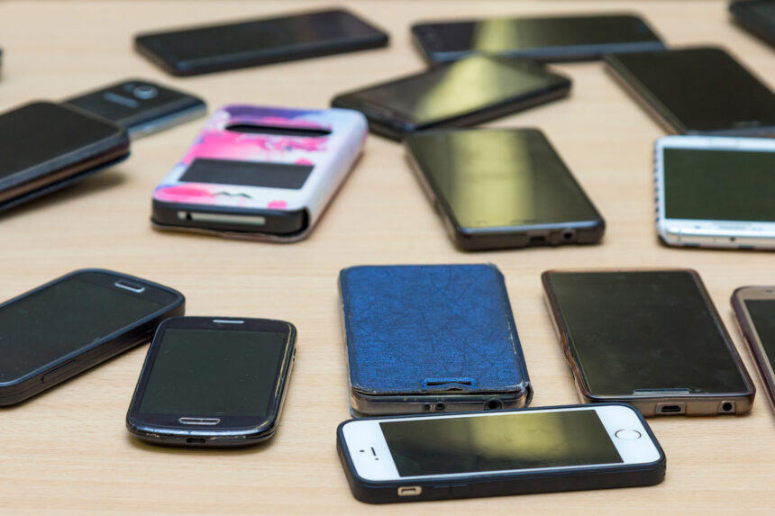 Perú ha bloqueado más de 4 millones de celulares para combatir la inseguridad
