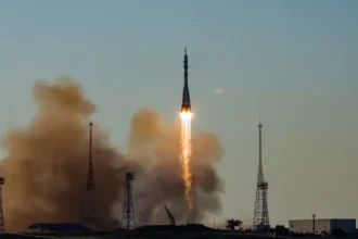 Rusia lanza la nave Soyuz MS-29 con tres tripulantes a bordo rumbo a la Estación Espacial