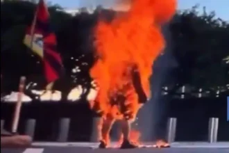 Muere un hombre tras prenderse fuego frente a sede de la ONU en Nueva York