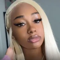 Muere la influencer DreamDoll Bri a los 21 años tras un tiroteo contra el Lamborghini en el que viajaba