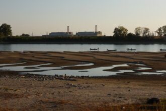 Hungría se enfrenta al cierre de su central nuclear por la persistente ola de calor en Europa