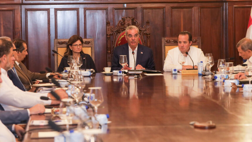 Gobierno mantendrá el 4.05 % del PIB para educación en el Presupuesto 2027