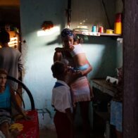 La crisis en Cuba a través de una familia que sobrevive con 60 dólares al mes