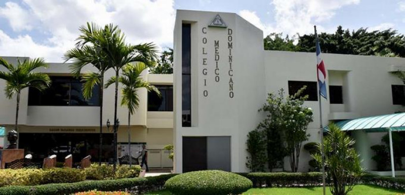 Médicos inician paro nacional de 24 horas en rechazo al arresto de cirujano en La Vega