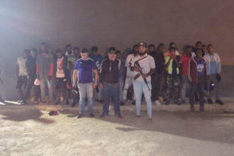 Ejército detiene camión que transportaba 29 haitianos indocumentados en Valverde
