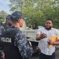 Pescadores de Barahona denuncian desalojo irregular luego de demolición de casetas en medio de proceso judicial