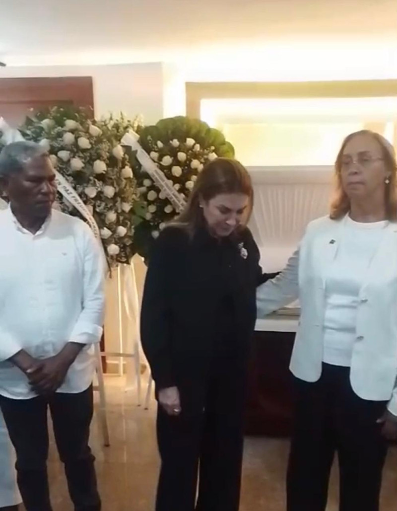 Hipólito Mejía y Carolina despiden a Freddy García con emotivos recuerdos de doña Rosa