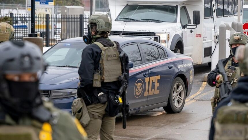 Un migrante muere atropellado mientras huía de agentes del ICE