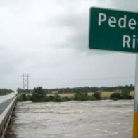 Fuertes inundaciones en Texas obligan al rescate de decenas de personas tras intensas lluvias