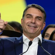 Flávio Bolsonaro niega haber vinculado a Lula da Silva con el narcotráfico en investigación por presuntas calumnias