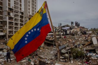 Retirada de escombros centra las operaciones en Venezuela tras 11 días de los terremotos