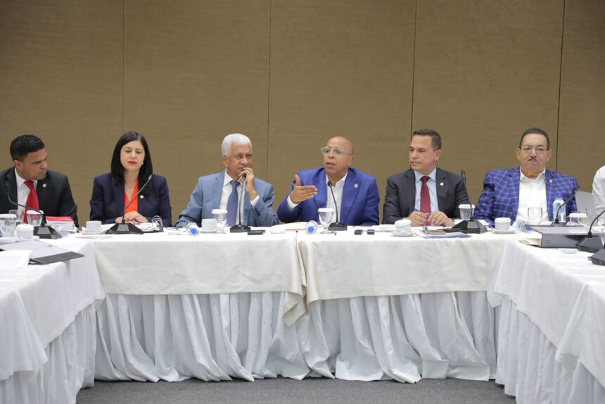 Comisión Bicameral inició trabajos de modificación del Código Penal