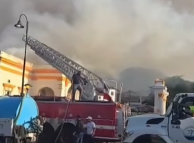 Incendio afecta restaurante ubicado en antigua Logia Masónica del malecón de Puerto Plata