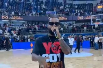 Lápiz Conciente pone el toque musical tras emocionante duelo entre RD y Estados Unidos en la Arena Banreservas