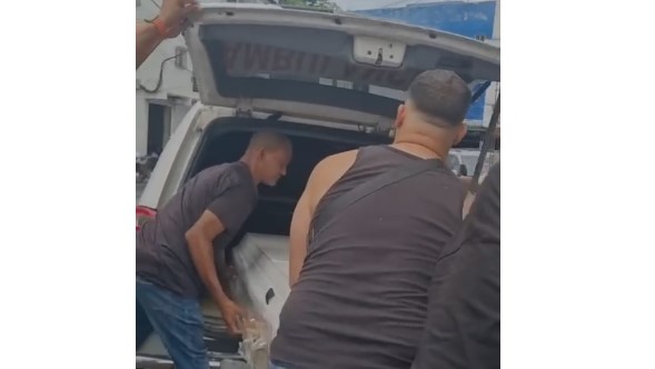 Dolor y consternación marcan la llegada del cuerpo de Darlin Mercado a su residencia en Herrera
