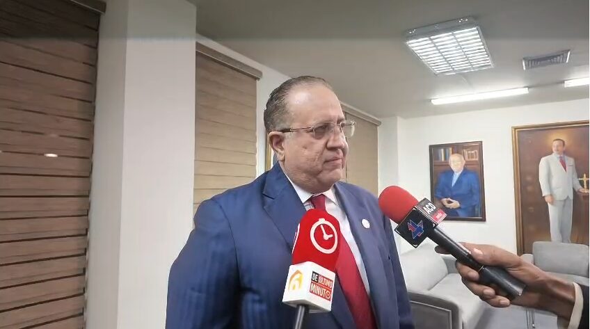 Ministro Magín Díaz atribuye aumento de la inflación al impacto de la guerra en el Golfo y descarta efectos de la reforma fiscal en los precios