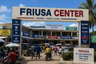 “Friusa Center” aviva debate por crecimiento de comercios con letreros en creole en Verón-Punta Cana