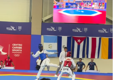 Dominicano Wilfrido de la Cruz avanza con autoridad a semifinales del taekwondo en Santo Domingo 2026