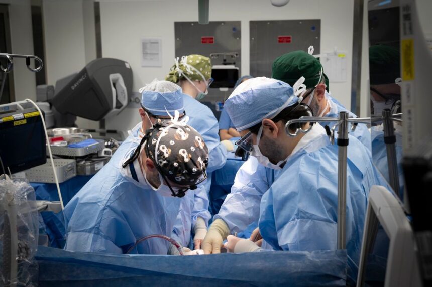 Cleveland Clinic realiza primer trasplante de pulmón asistido por robot en EE. UU.