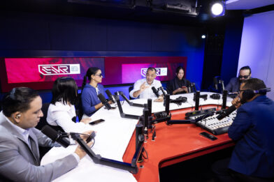 Equipo de "Esto No es Radio" sale en defensa de Santiago Matías ante lucha sobre "Ley Mordaza"