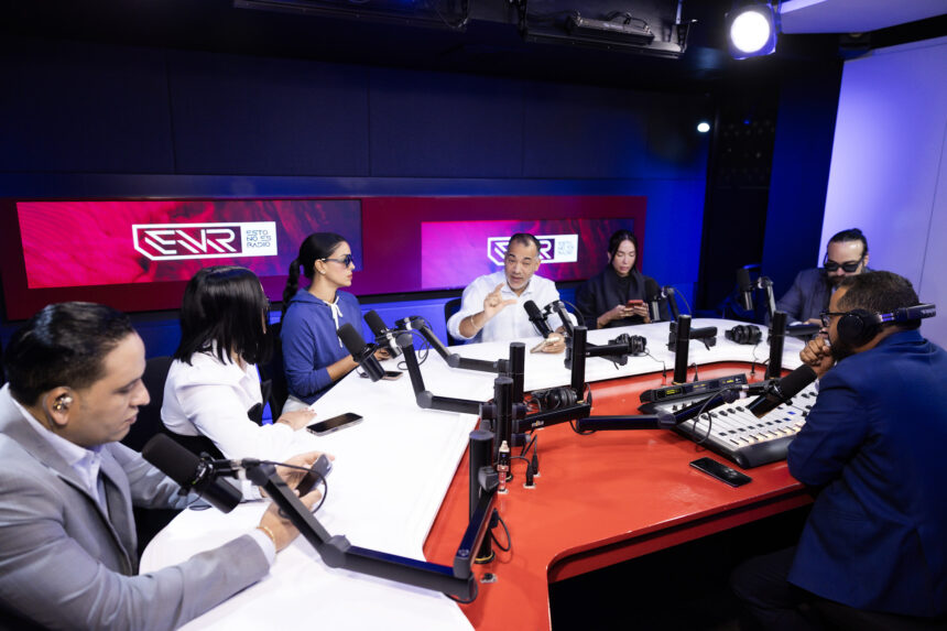 Equipo de "Esto No es Radio" sale en defensa de Santiago Matías ante lucha sobre "Ley Mordaza"