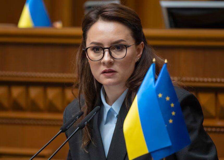 La primera ministra ucraniana Yulia Sviridenko presentó oficialmente su renuncia