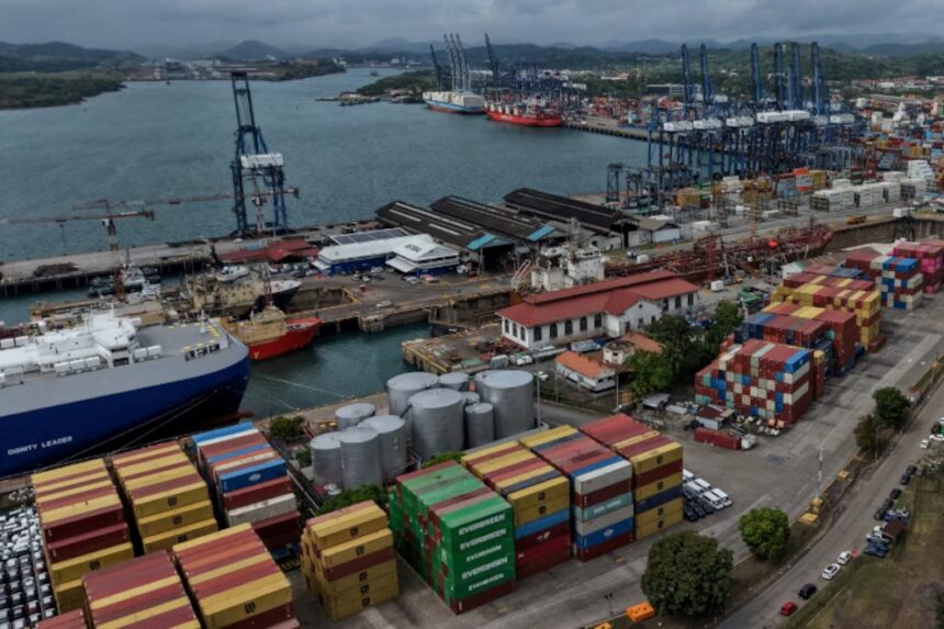 Puertos panameños movilizan más de 4.9 millones de TEU en medio de la transición de Balboa y Cristóbal