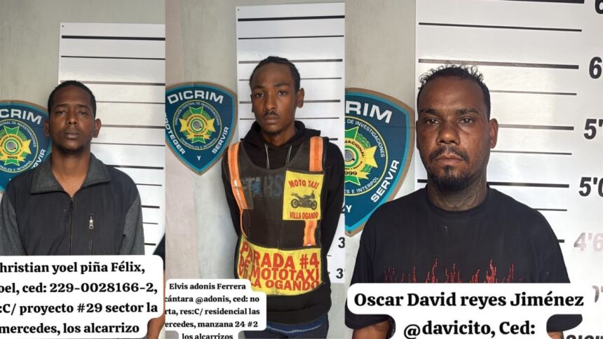Policía captura a tres hombres acusados de agredir a una mujer y dañar su vehículo en Santo Domingo Oeste