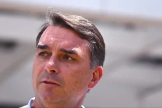 El Supremo de Brasil le prohíbe al candidato Flávio Bolsonaro visitar a su padre por 90 días