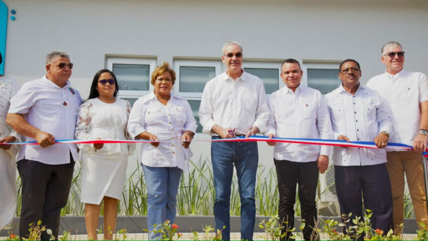 Presidente Abinader inaugura Hospital Hacienda Estrella renovado