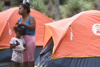Venezuela reanudará clases presenciales en escuelas seguras tras terremotos
