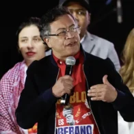 Gustavo Petro insinúa que regresará al afirmar que su despedida como presidente de Colombia es «transitoria»