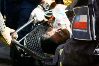 ¡Milagro en La Guaira! Hombre fue rescatado tras pasar ocho días sepultado bajo 140 toneladas de escombros