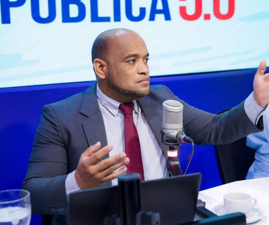 Jonatan Familia advierte surgimiento de "sicarios de la comunicación" y propone castigos severos por reincidencia