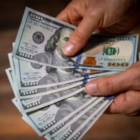 Dólar.