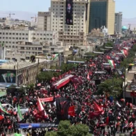 Multitudinario entierro de Alí Jameneí en Mashad pone fin a una semana de homenajes en Irán