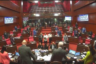 Legisladores apoyan crear una ley para mantener regulación de venta de alcohol