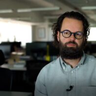 Periódico El País no utiliza IA para escribir artículos, afirma subdirector Javier Lafuente