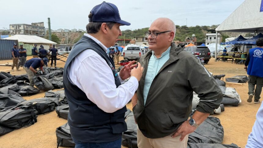 Víctor Atallah supervisa la instalación del hospital de campaña enviado por República Dominicana a Venezuela